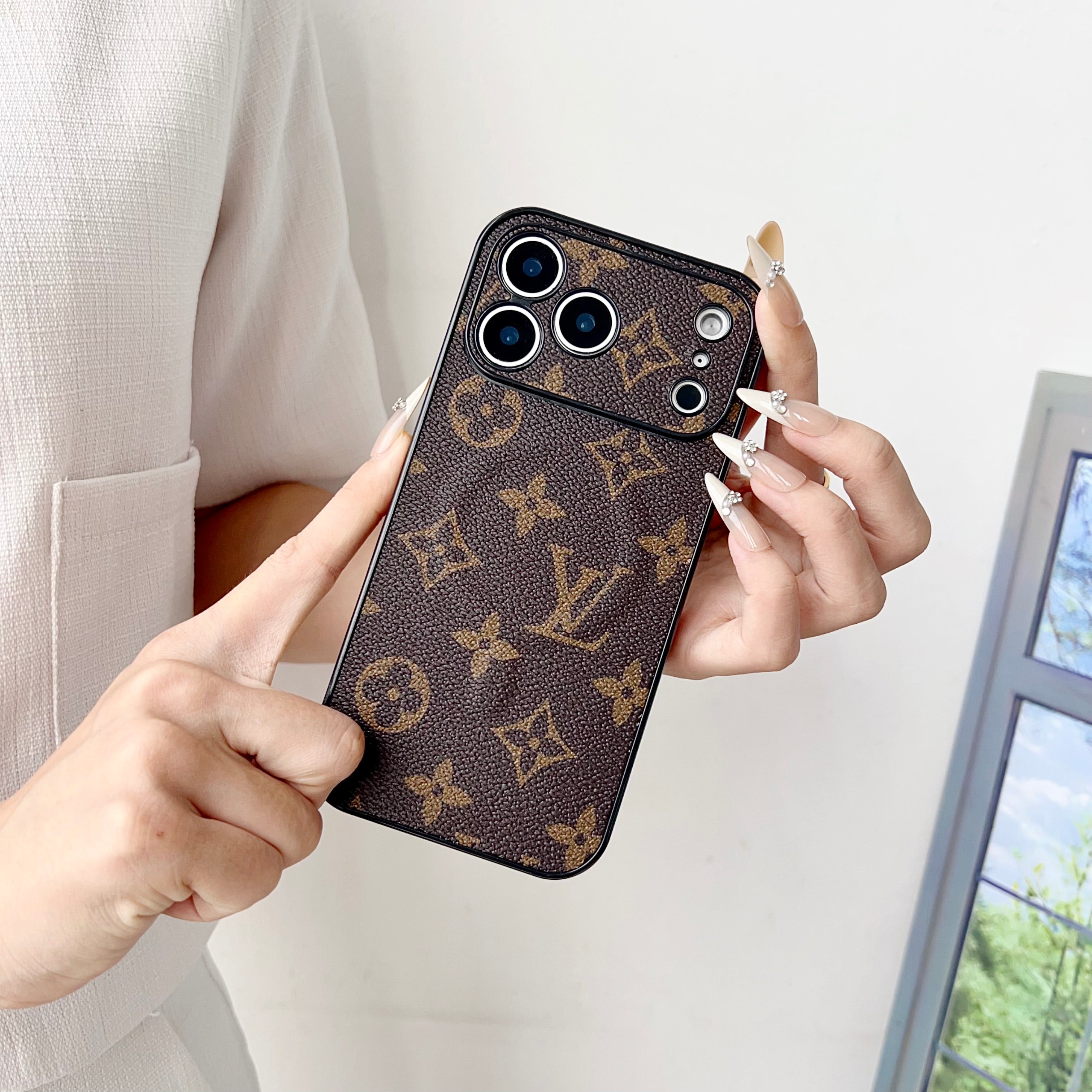 Leather Monogram iPhone Case（Magsafe）For iPhone 17 Series-CRLV078